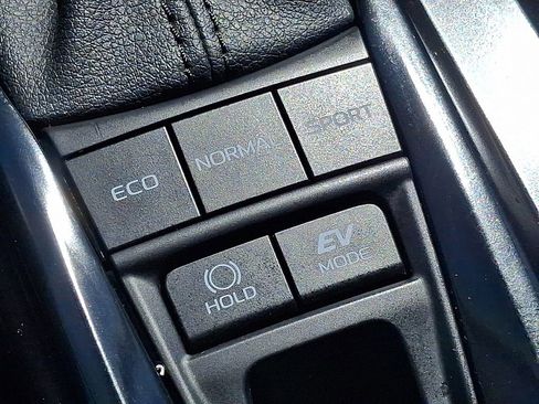 Used 2025 Toyota Camry LE image 24