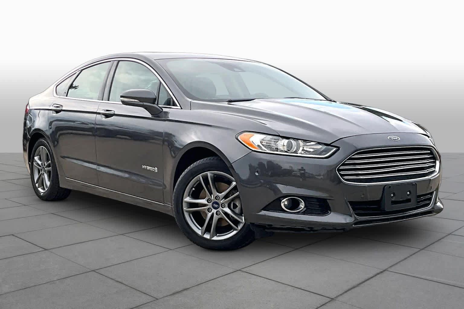 Used 2015 Ford Fusion Titanium FWD image 3
