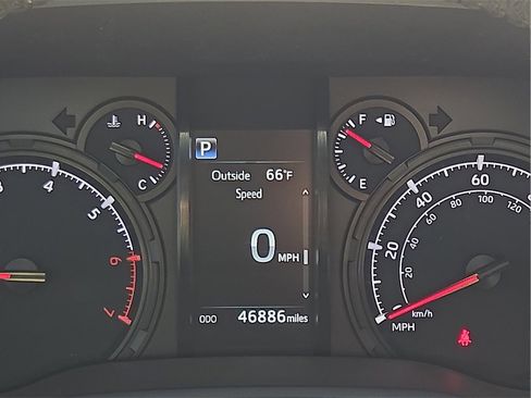 Certified 2022 Toyota 4Runner SR5 Premium image 24