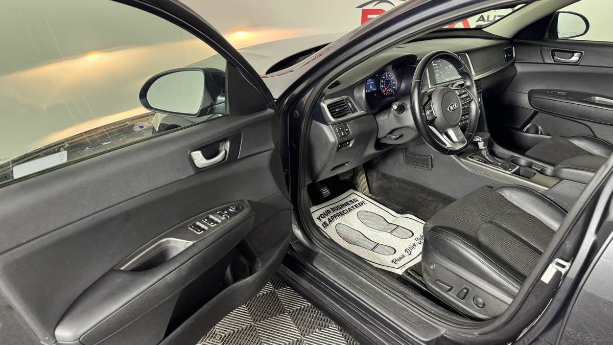 Used 2019 Kia Optima S w/ S Panoramic Sunroof Package FWD image 11