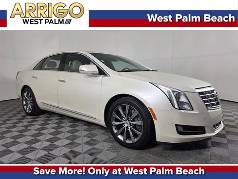 Used 2014 Cadillac XTS image 1