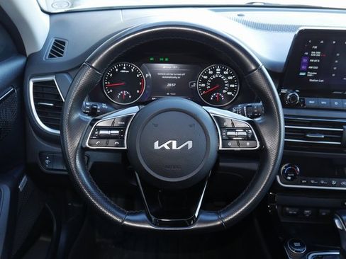 Used 2023 Kia Seltos SX w/ SX Sunroof Package image 17