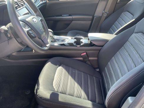 Used 2016 Ford Fusion SE FWD image 12