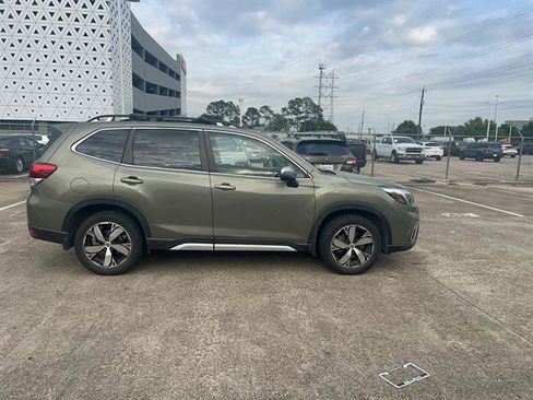 Used 2020 Subaru Forester Touring image 4