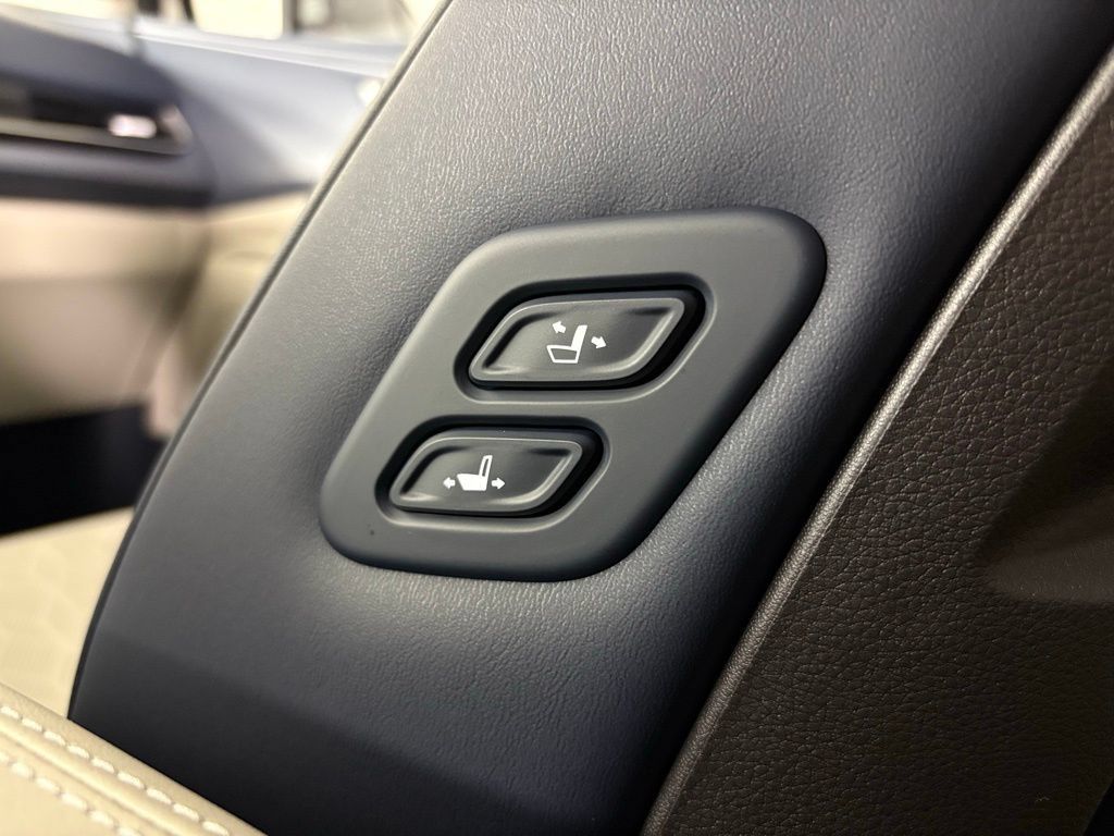 New 2026 Kia Carnival EX FWD image 36