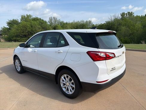 Used 2020 Chevrolet Equinox LS FWD image 6