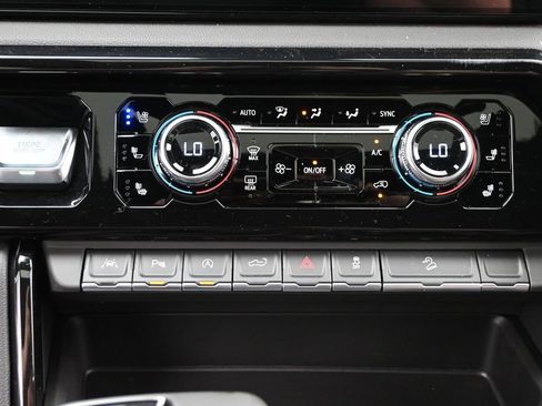 New 2026 GMC Sierra 1500 AT4 w/ AT4 Premium Package AWD/4WD image 22