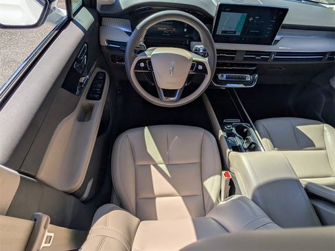 Used 2023 Lincoln Corsair FWD image 13