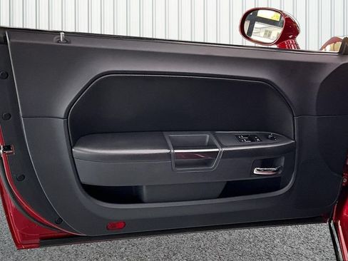 Used 2009 Dodge Challenger R/T RWD image 17