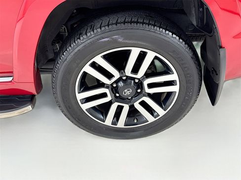 Used 2022 Toyota 4Runner Limited image 34