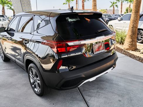 Used 2023 Kia Seltos LX AWD/4WD image 7
