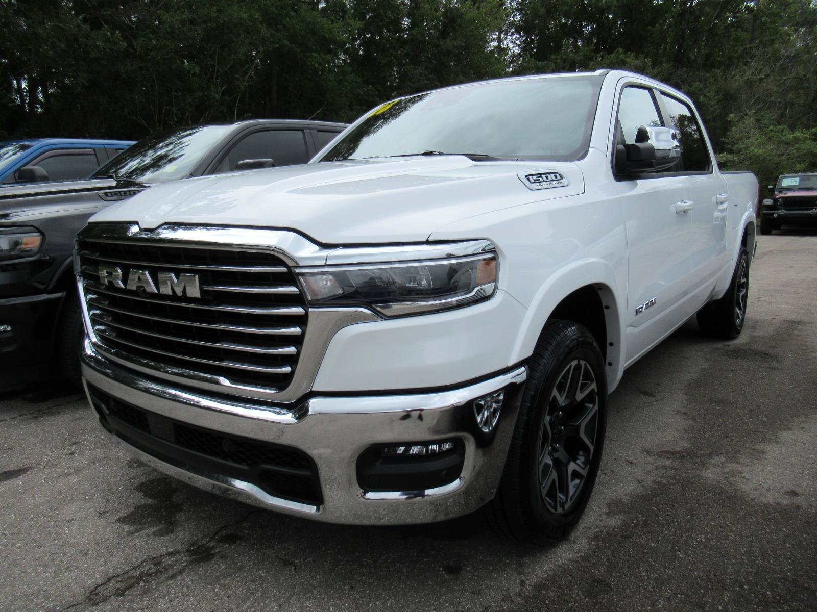 Used 2026 RAM 1500 Laramie AWD/4WD image 2