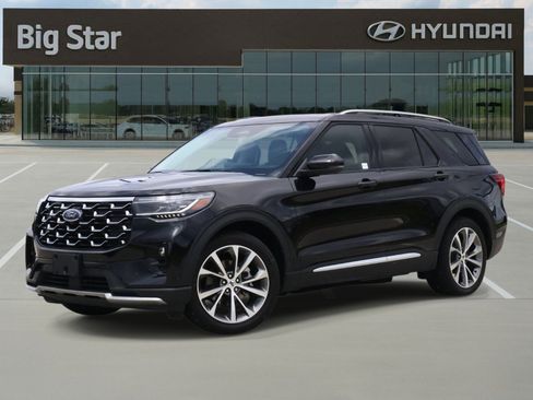 Used 2025 Ford Explorer Platinum w/ Ultimate Package RWD image 1