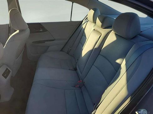 Used 2017 Honda Accord EX-L image 16