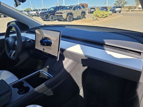 Used 2024 Tesla Model Y Long Range image 17