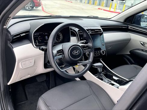 Used 2022 Hyundai Tucson SE image 17