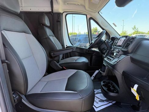 Used 2026 RAM ProMaster 2500 w/ Convenience Group FWD image 6
