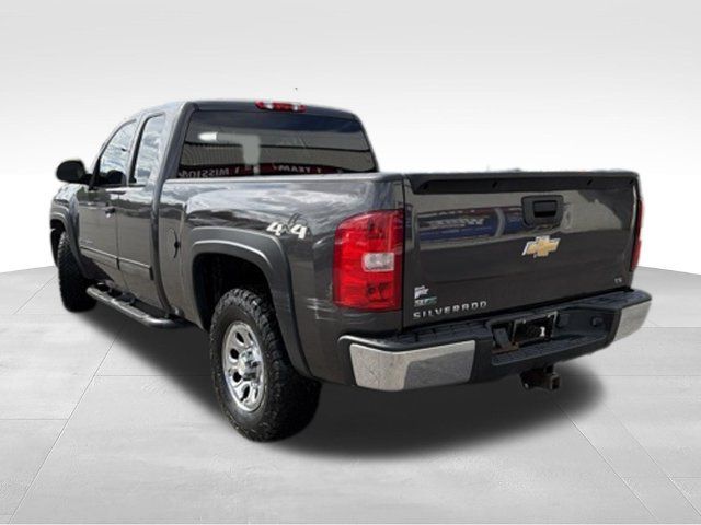 Used 2010 Chevrolet Silverado 1500 LS AWD/4WD image 3