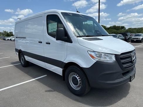 Used 2025 Mercedes-Benz Sprinter 2500 image 7