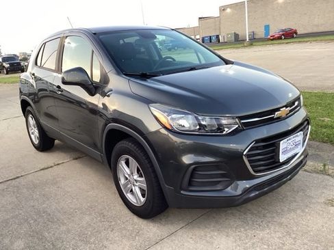 Used 2020 Chevrolet Trax LS w/ Tint and Cruise Package AWD/4WD image 26