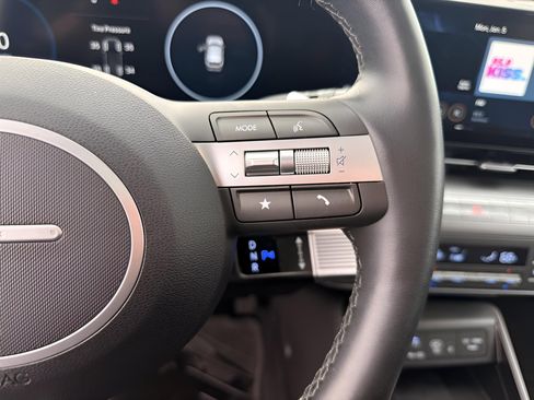 Used 2024 Hyundai Kona Limited image 15