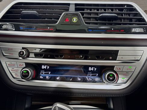 Certified 2022 BMW 750i xDrive image 16