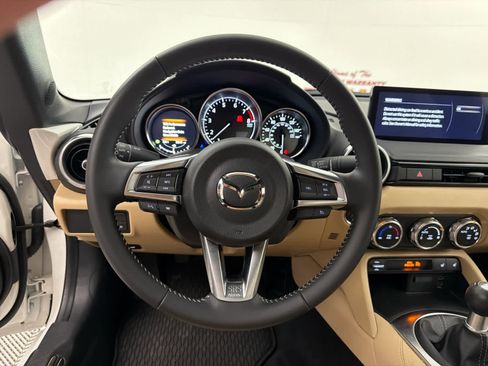 Used 2024 MAZDA MX-5 Miata RF Grand Touring image 17