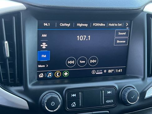 Used 2024 GMC Terrain SLT AWD/4WD image 18