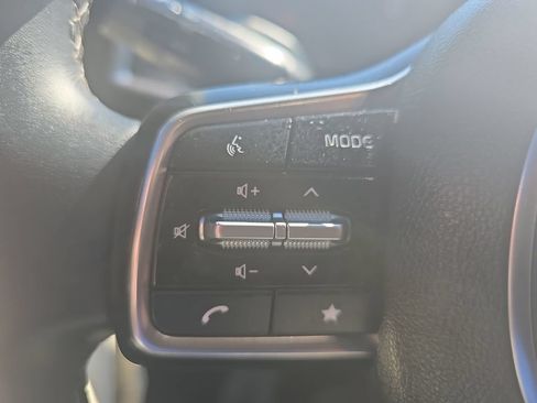Used 2025 Kia Sorento S AWD/4WD image 28