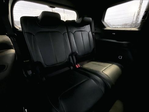 Used 2024 Jeep Grand Cherokee L Limited w/ Luxury Tech Group II image 27