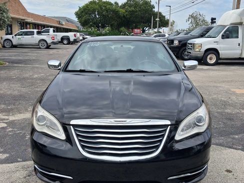 Used 2013 Chrysler 200 Limited FWD image 3