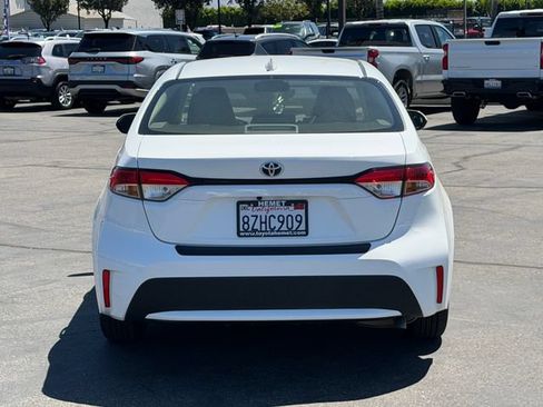 Used 2022 Toyota Corolla LE FWD image 6