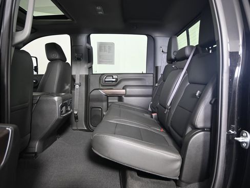 Used 2023 GMC Sierra 2500 SLT w/ SLT Premium Package image 18