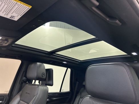 Used 2021 GMC Yukon Denali w/ Denali Premium Package image 29