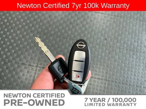 Used 2025 Nissan Frontier SV RWD image 34