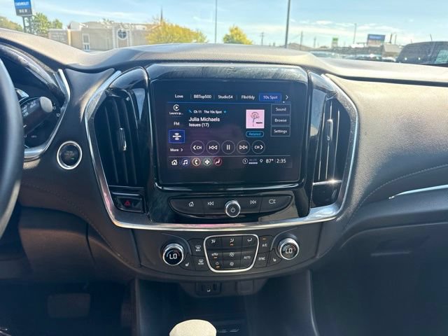Used 2023 Chevrolet Traverse LT FWD image 18