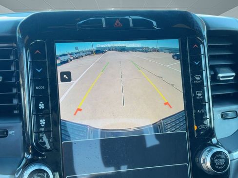 Used 2024 RAM 2500 Big Horn w/ Sport Appearance Package image 25