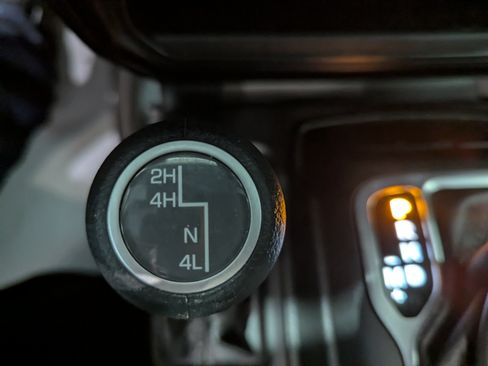 Used 2025 Jeep Wrangler Sport AWD/4WD image 18