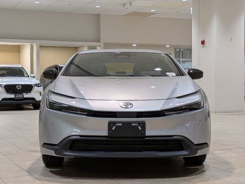 Used 2024 Toyota Prius LE image 2