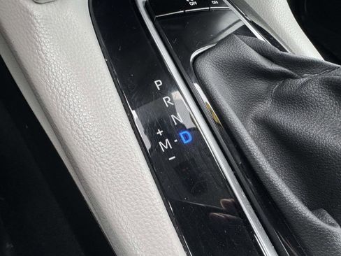 Used 2024 Toyota Corolla Cross L image 37