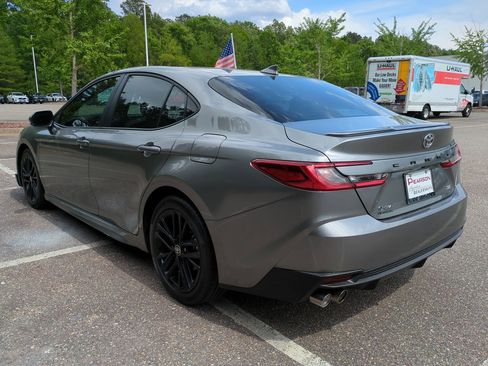 Used 2025 Toyota Camry SE FWD image 6