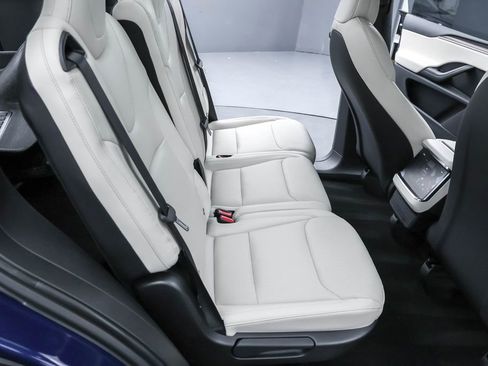 Used 2022 Tesla Model X image 14