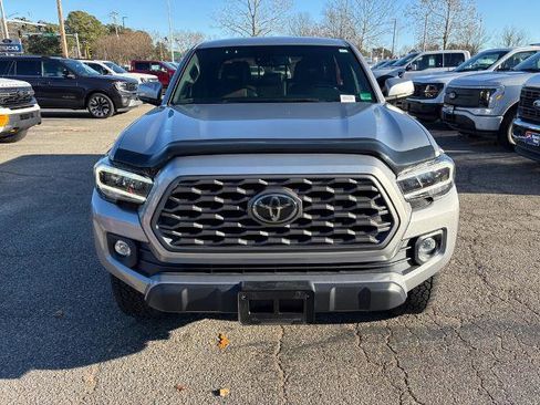 Used 2021 Toyota Tacoma TRD Off-Road image 2