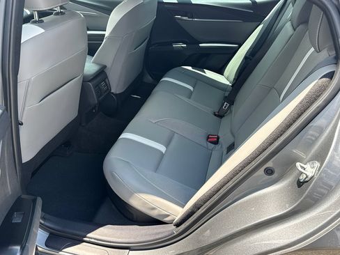 Used 2025 Toyota Camry SE w/ Convenience Package FWD image 20