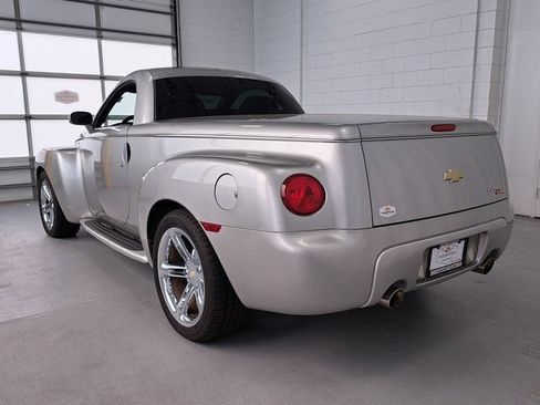 Used 2005 Chevrolet SSR w/ Preferred Equipment Group RWD image 7