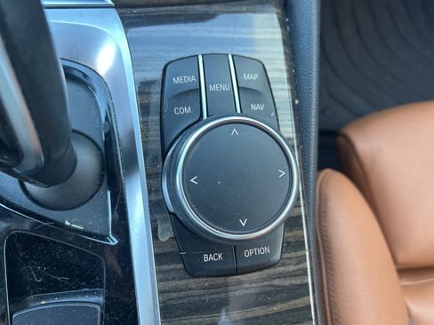 Used 2019 BMW 530e image 32