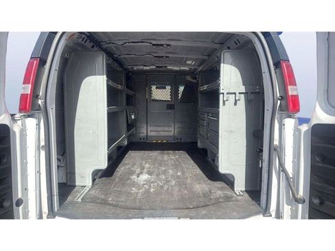 Used 2023 Chevrolet Express 3500 w/ Driver Convenience Package image 14