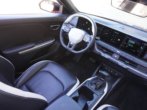 Used 2025 Kia K4 GT-Line w/ GT-Line Premium Package image 31