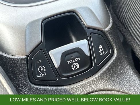Used 2018 Jeep Compass Latitude w/ Cold Weather Group AWD/4WD image 32