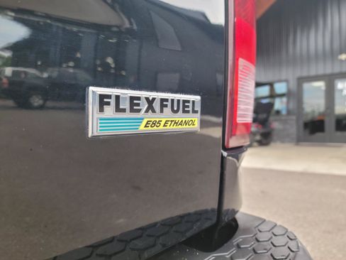 Used 2015 RAM 1500 Classic SLT RWD image 15